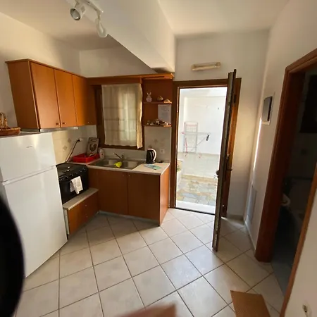 Glaros Apartmanhotel 3*