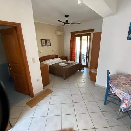 Apartmanhotel Glaros Lipszí